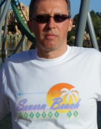 Bristolian enjoying a trip to Severn Beach in his Bristol t-shirt